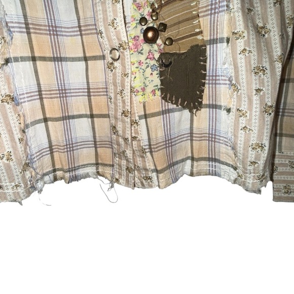 DAY TRIP Western Distressed Plaid Embroidered Snap Shirt MED Cowgirl Rodeo Boho - Picture 11 of 16